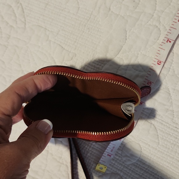 NWT Coach red heart coin change purse new ❤️ with wristlet strap - Picture 4 of 11